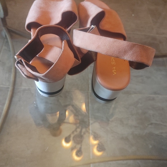 Sandals - Picture 4 of 5